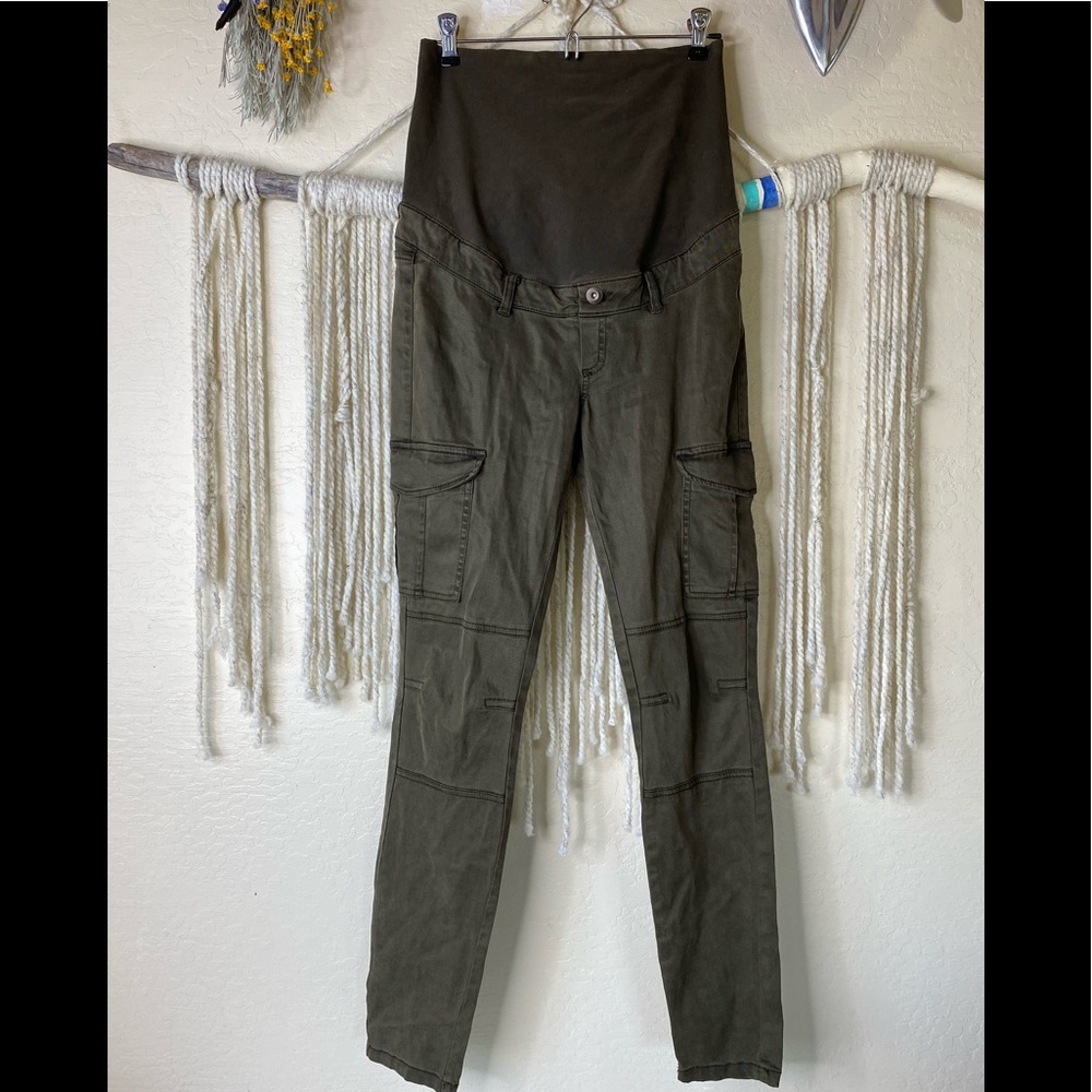 H&M Mama Maternity pants military style look